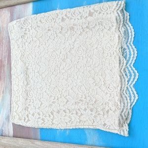 Deluxe Italian lace mini skirt stretch vintage Like New